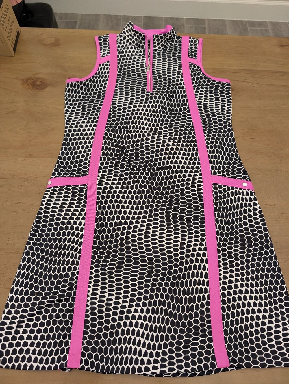 NWOT Tail Gwen Dress Hexa Print Women's Size Medium Pink & Black & White